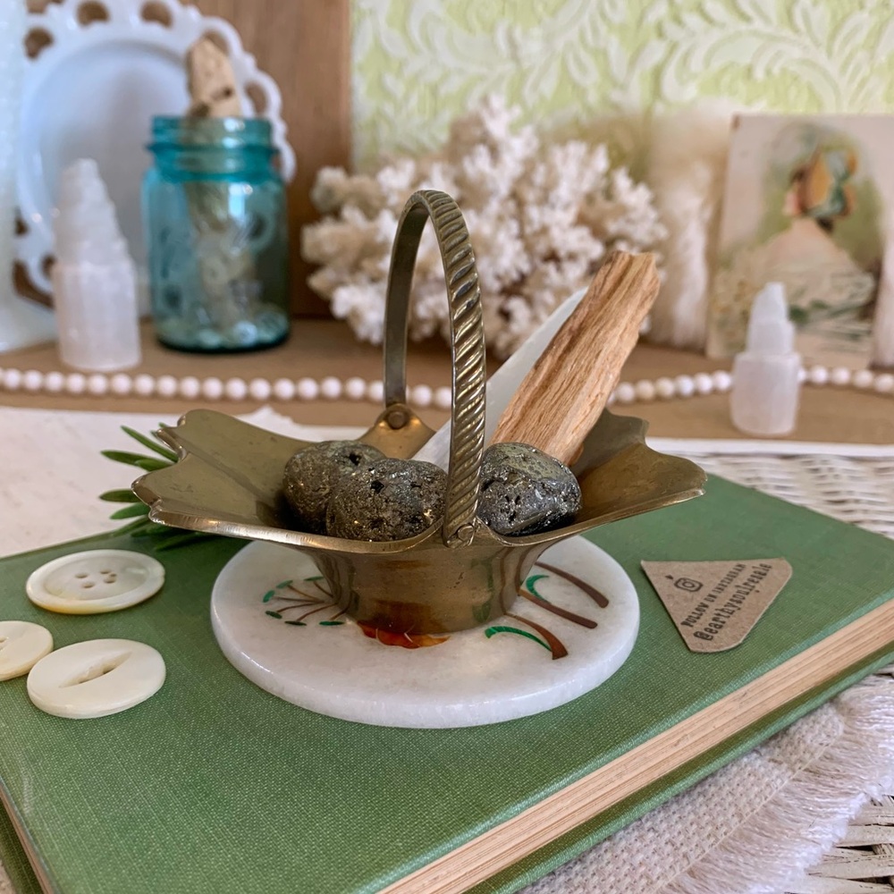 Vintage Brass Basket ✴️